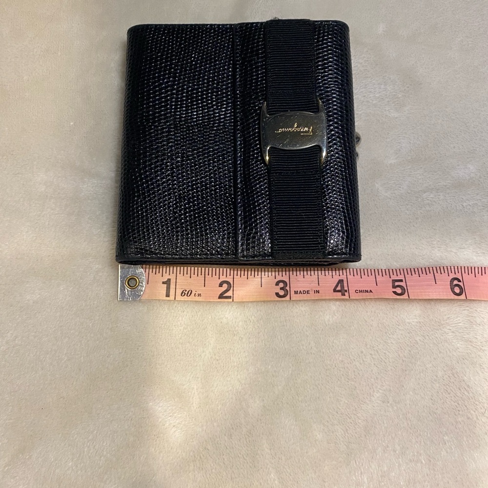 Salvatore Ferragamo Vintage Vara Bow Compact Wallet with Kiss Lock - Picture 17 of 17